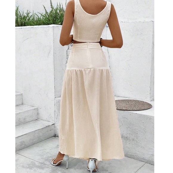 Button Detail Sweetheart Crop Top Maxi Skirt Set - Picture 5 of 9